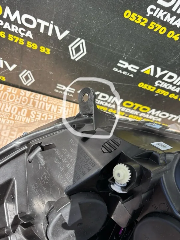 Renault Clio 4 Clio 4-IV 2016-2020 Sağ Far Lambası İçi Kromlu - Nikelajlı 260103317R -Renault Mais çıkma parça - Aydın Otomotiv - görsel 2