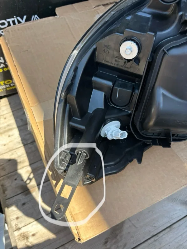 Renault Kangoo 4 Kango 4-IV 2013-2020 Sağ Far Lambası İçi Kromlu 260109958R -Renault Mais çıkma parça - Aydın Otomotiv - görsel 2