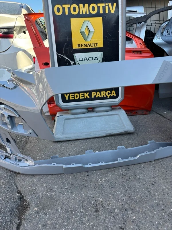Renault Clio 6 CLİO 6 2026-2027 ÖN TAMPON ORJİNAL FABRİKASYON NARDO GRİ HATASIZ AYARINDA RÖTUŞLUK 62010C697S çıkma parça - Aydın Otomotiv - görsel 2