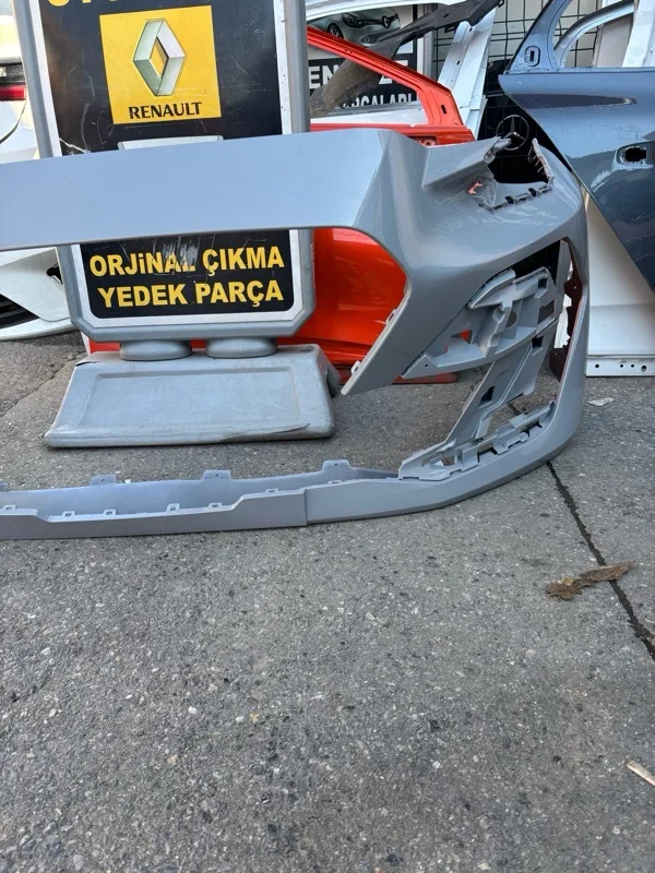Renault Clio 6 CLİO 6 2026-2027 ÖN TAMPON ORJİNAL FABRİKASYON NARDO GRİ HATASIZ AYARINDA RÖTUŞLUK 62010C697S çıkma parça - Aydın Otomotiv - görsel 3