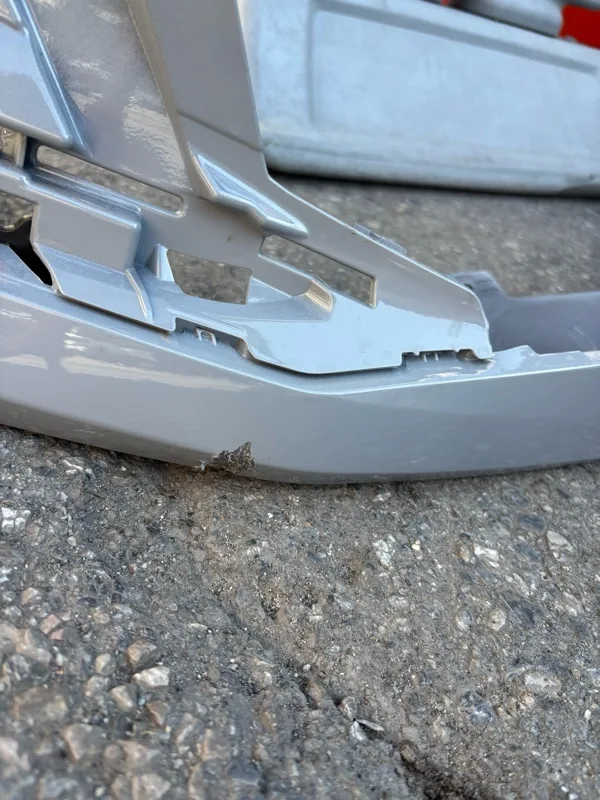 Renault Clio 6 CLİO 6 2026-2027 ÖN TAMPON ORJİNAL FABRİKASYON NARDO GRİ HATASIZ AYARINDA RÖTUŞLUK 62010C697S çıkma parça - Aydın Otomotiv - görsel 4